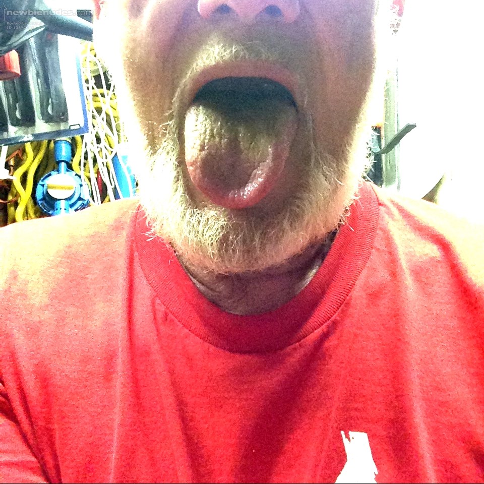 My toungue loves to eat pussy.  If you have a dick I might just do it to.