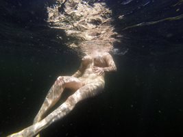 Don't you love swimming nude with a gorgeous and naked girl?... ;-)