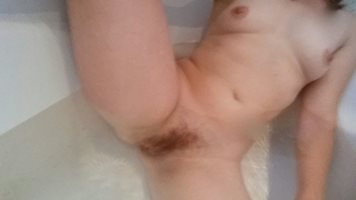 Mayday sent me these pics from her bath tonight - made me fucking hard