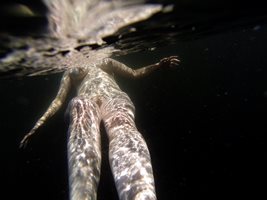 Don't you love seeing a beautiful naked woman in the water?... ;-)