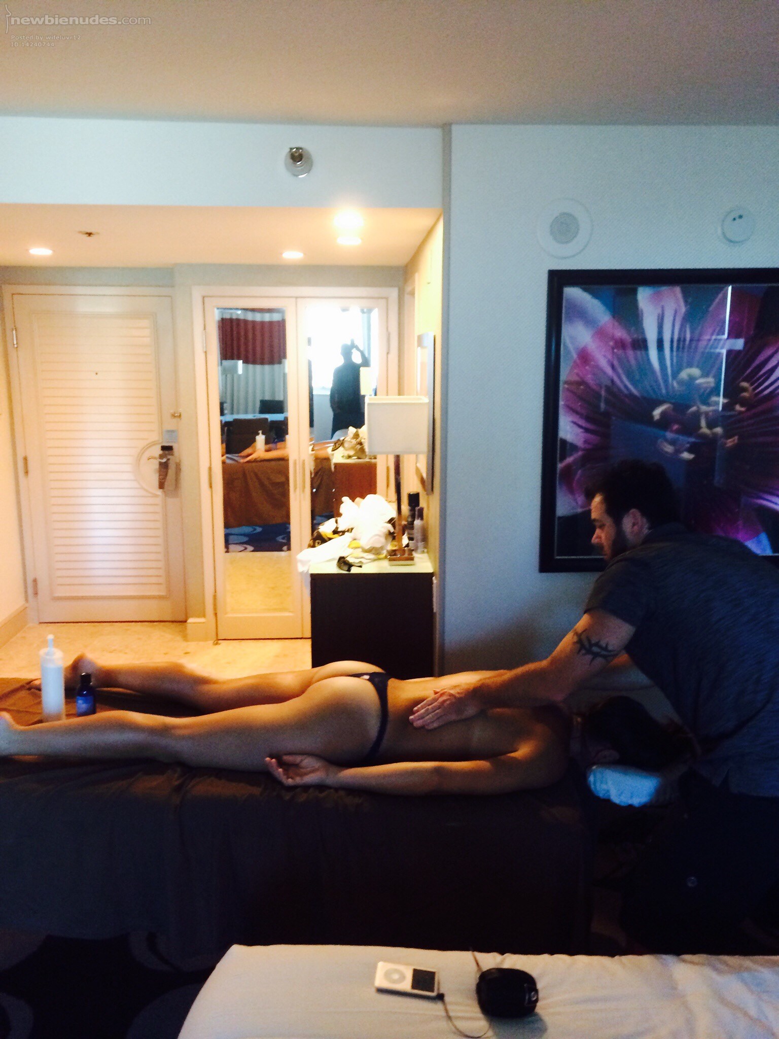 I'm looking for a good looking guy to give her a massage for her birthday in a Dallas hotel in mid April. Must have portable table and oils. Email me.....