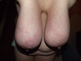 Love  her big hanging tits and hard nipples.