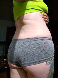 Taking booty pics for my lover <3