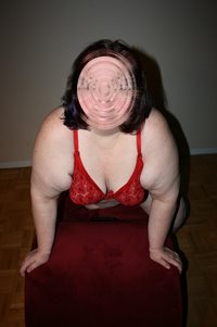 c modelling a sexy red lace 46DD  bra for me...M