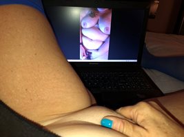 Masturbating to a video of sexybbwwife..