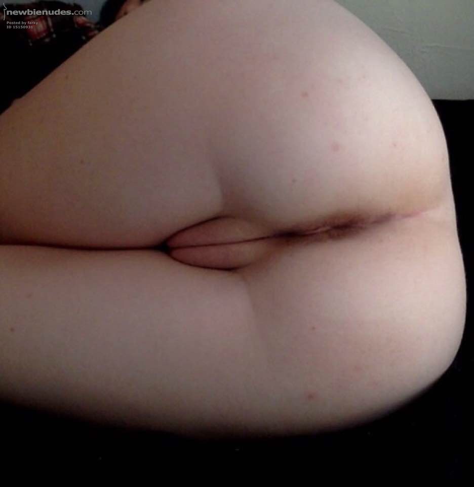 Looks like a hamburger bun.