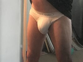 Feeling horny girls. Pm some real photo as I need to unload....
