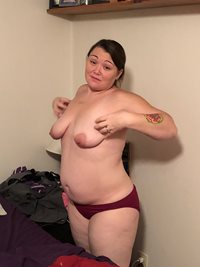 Pregnant with sexy saggy pointers