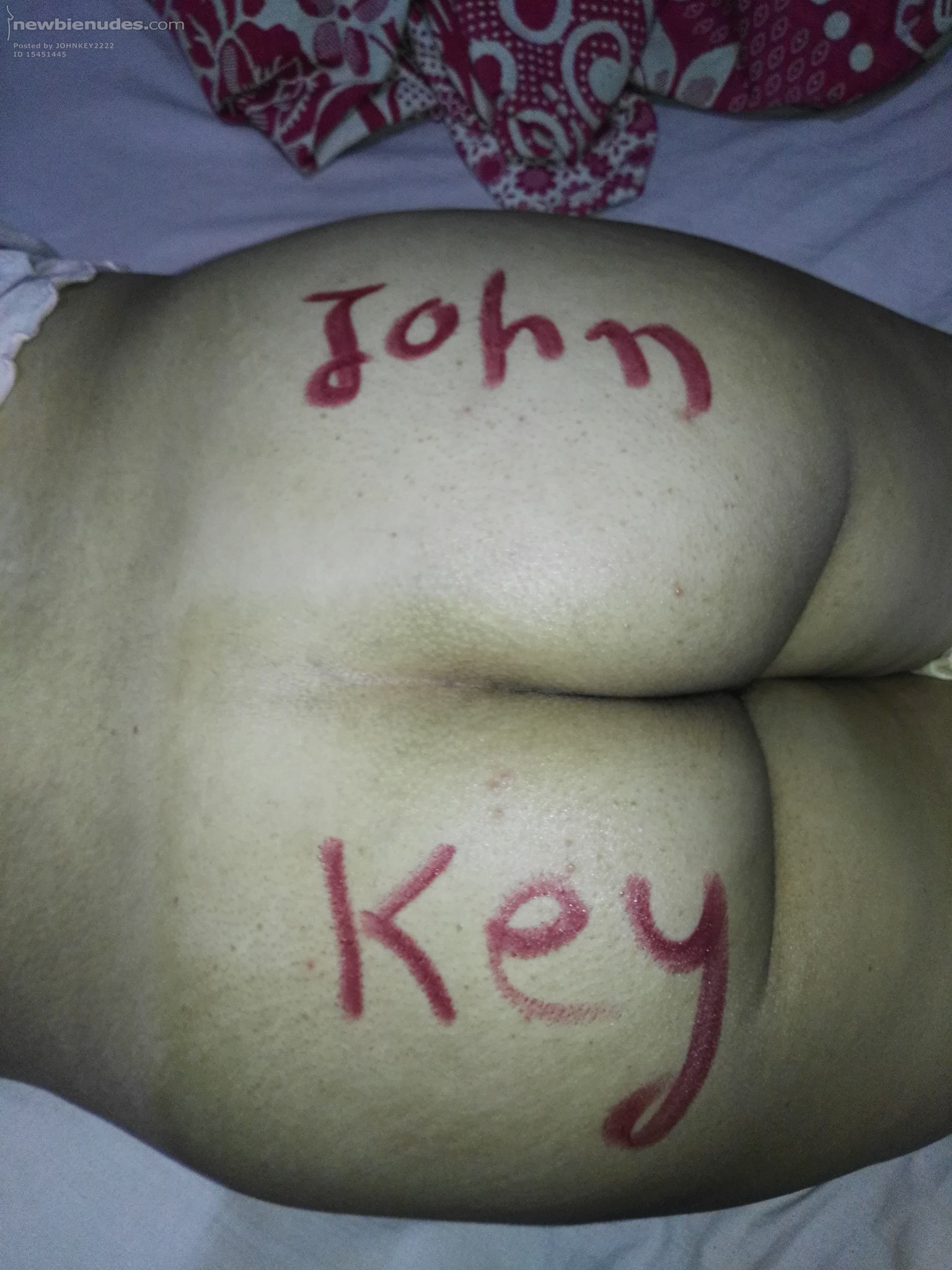 A peachy bare bottom on display...