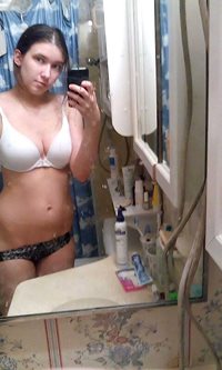 I hope you think I'm cute and sexy in my underwear. You can masturbate to m...