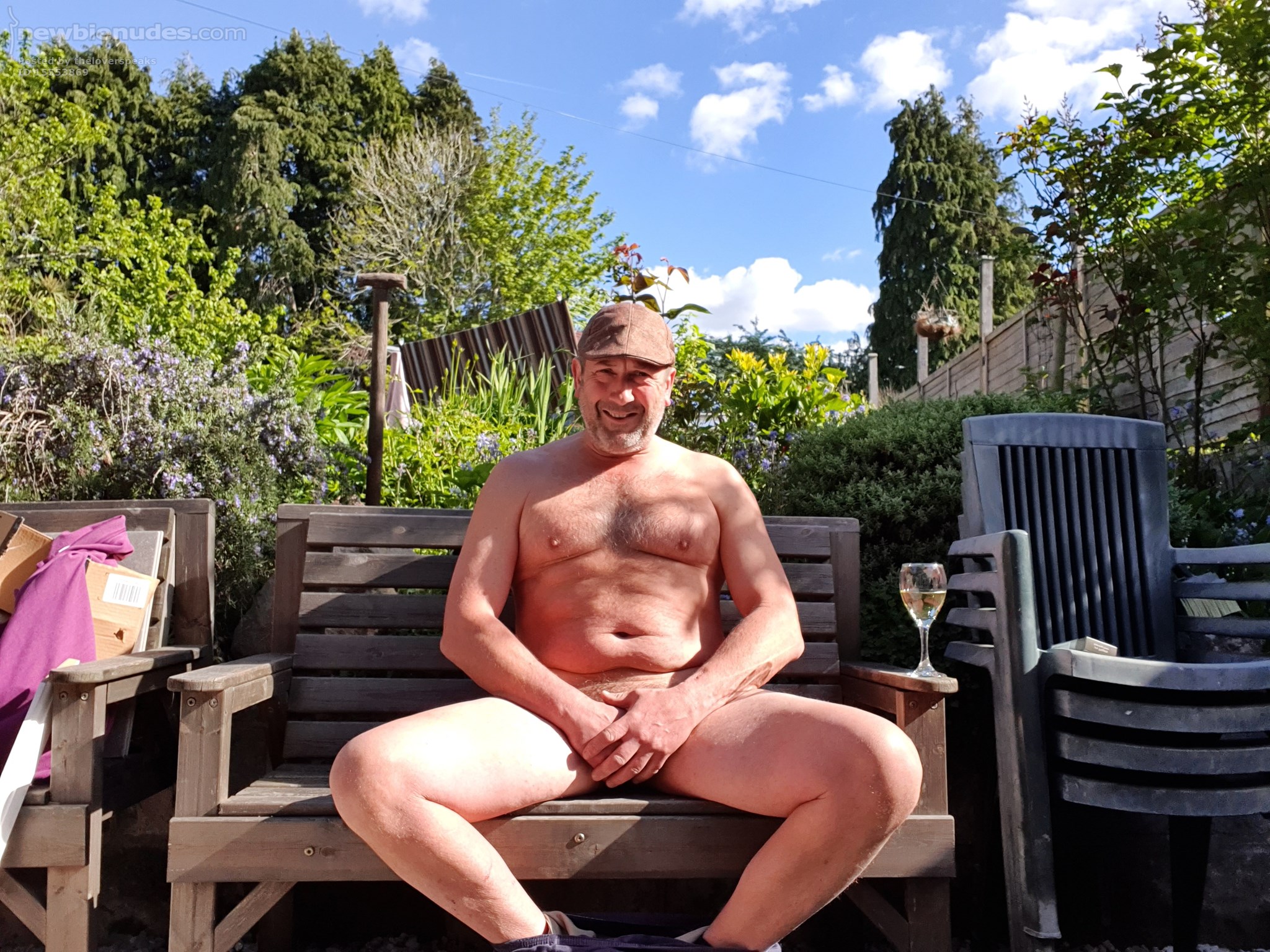 Its naked gardening day people!