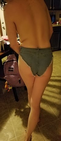 checking my butt out in my new summer booty shorts