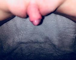 My clit is so sensitive! Need an older man to suck me xxx