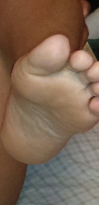 For those who wanted to see more pics of my feet... imagine putting them up...