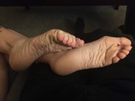Comments? Fellow feet lovers?