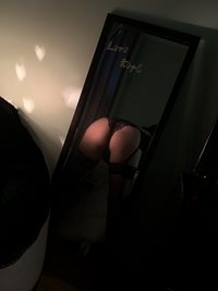 Happy accident lol. Love how the light hit my ass😝