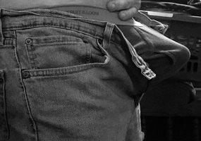 BOING! Bulging out of the Levi's