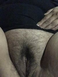 I love the musty smell of her hairy cunt