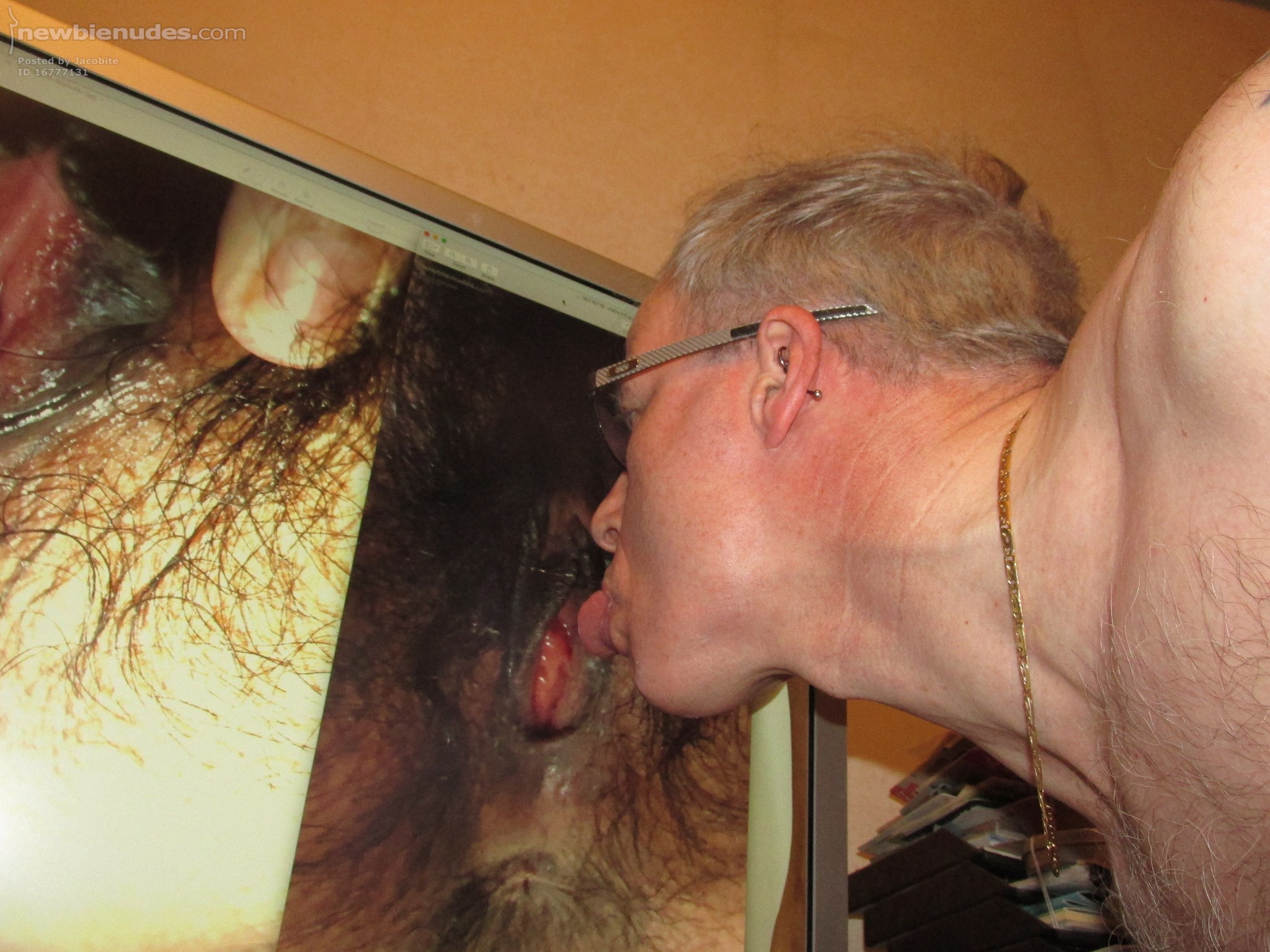 WildCunt000 has  me  licking  my  screen  looking at  her delicious  hairy ...