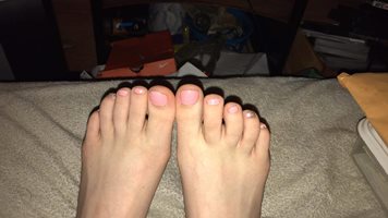 My wife's yummy toes
