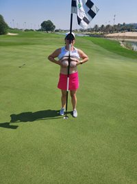 She tried distracting me during my put...haha
