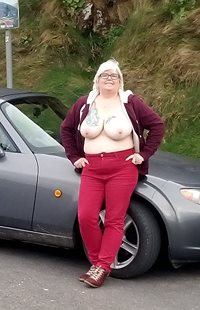 Out & About: A little roadside fun flashing my tits whilst having a picnic....