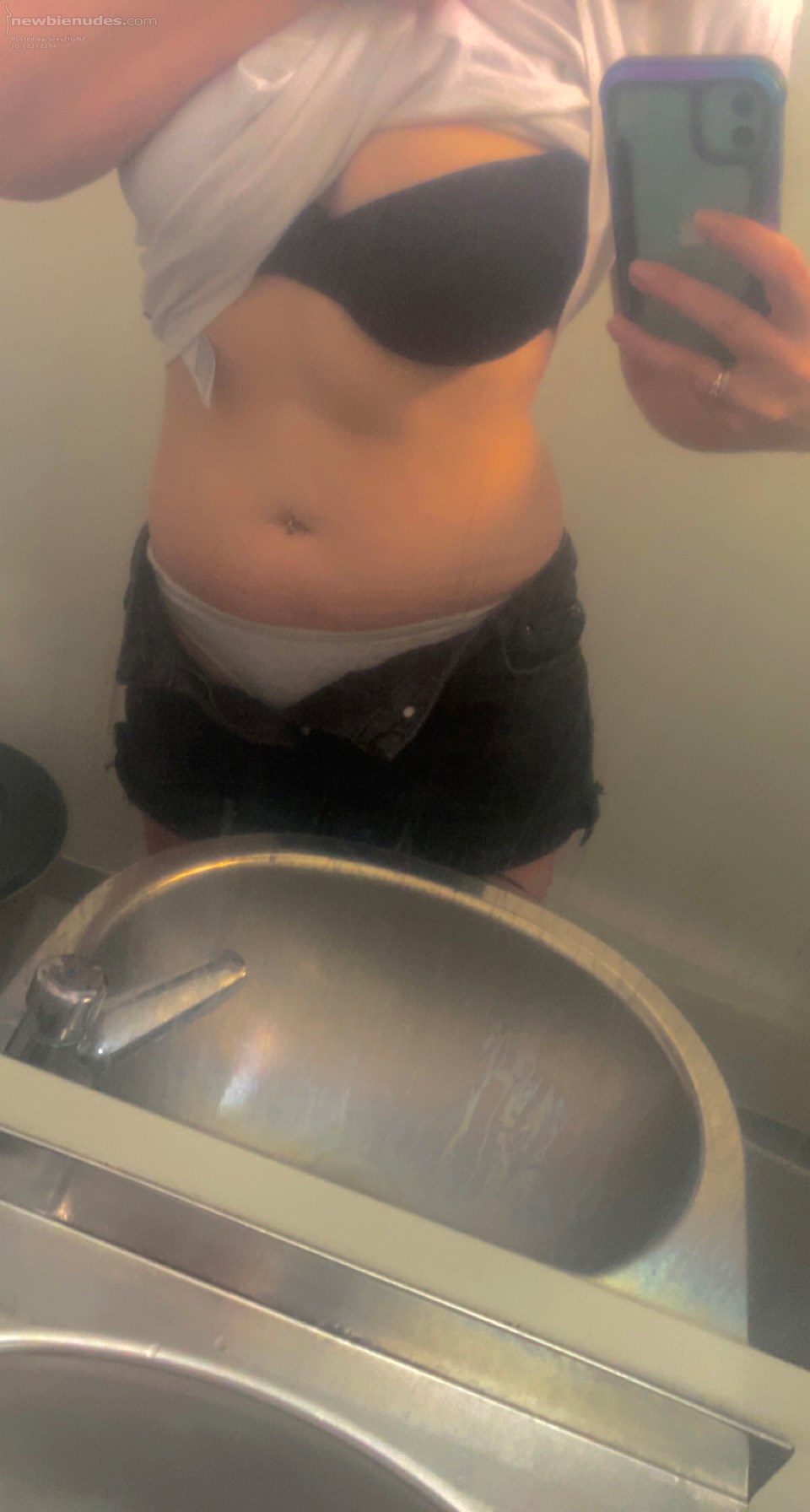 Public bathroom selfie!!