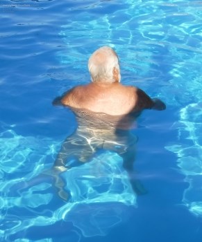 Nothing more relaxing than a Summer Evenings Swim... ☺