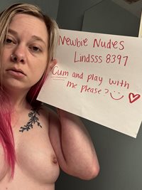 Im very real here and looking for sexy girls and couples to play me online ...