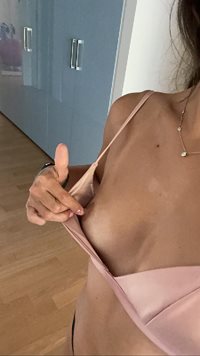 My boss wants to see my tits , whenever he wants ❤️