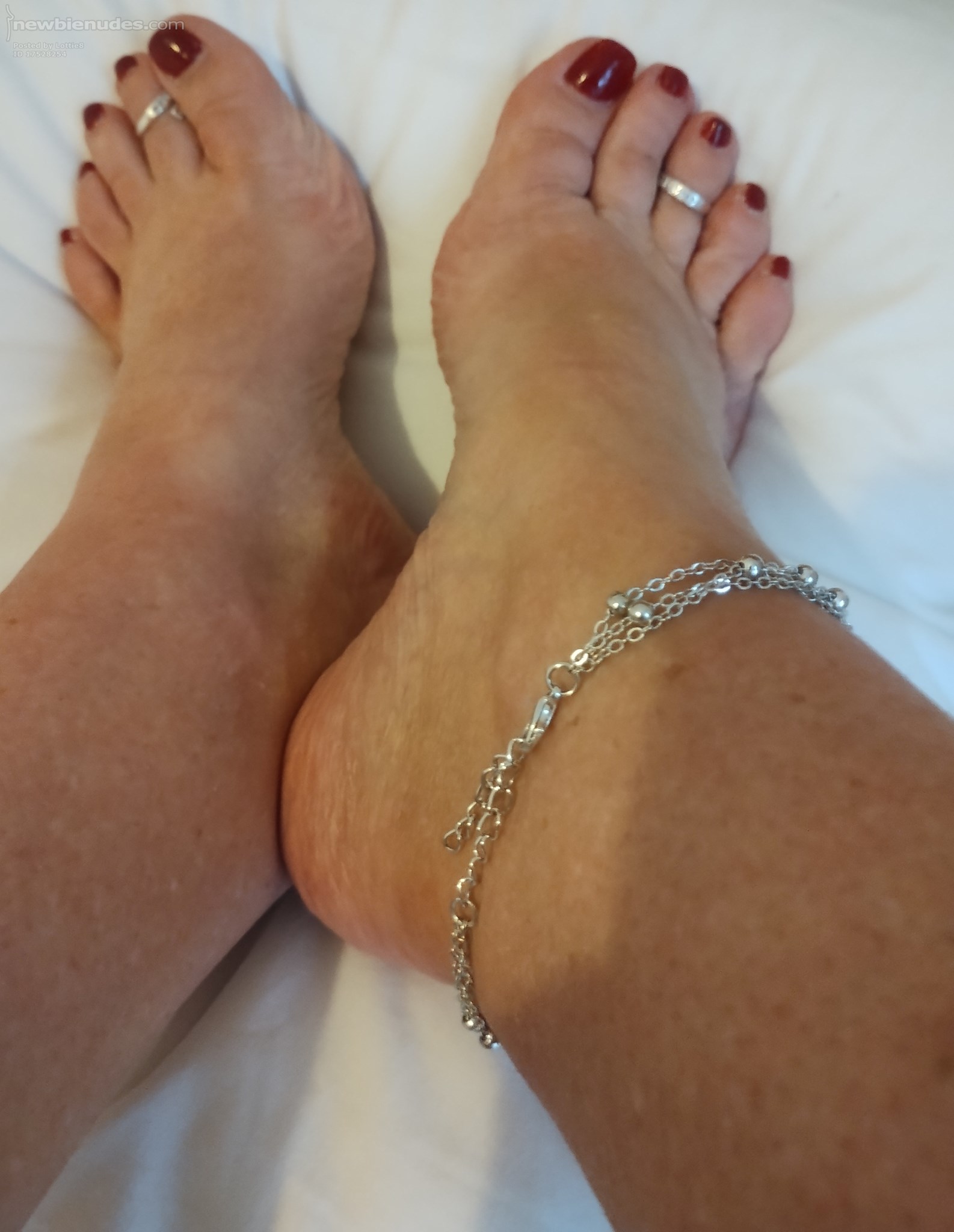 For all you feet lovers 😜🥰