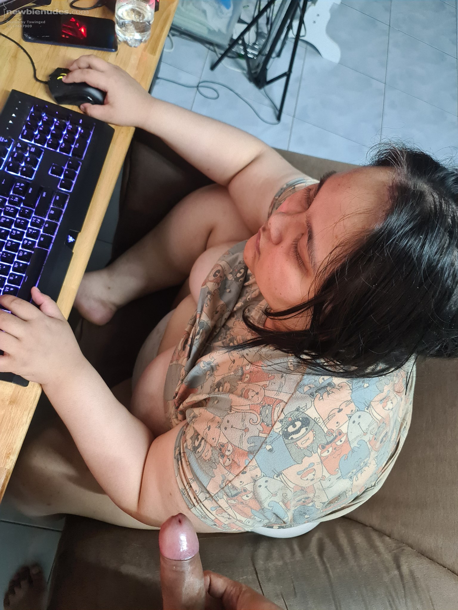 My fat wife likes cock.