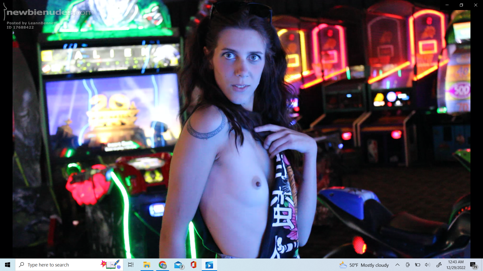 Teasing at the Dave & Busters in Tempe Marketplace! Getting noticed & seein...