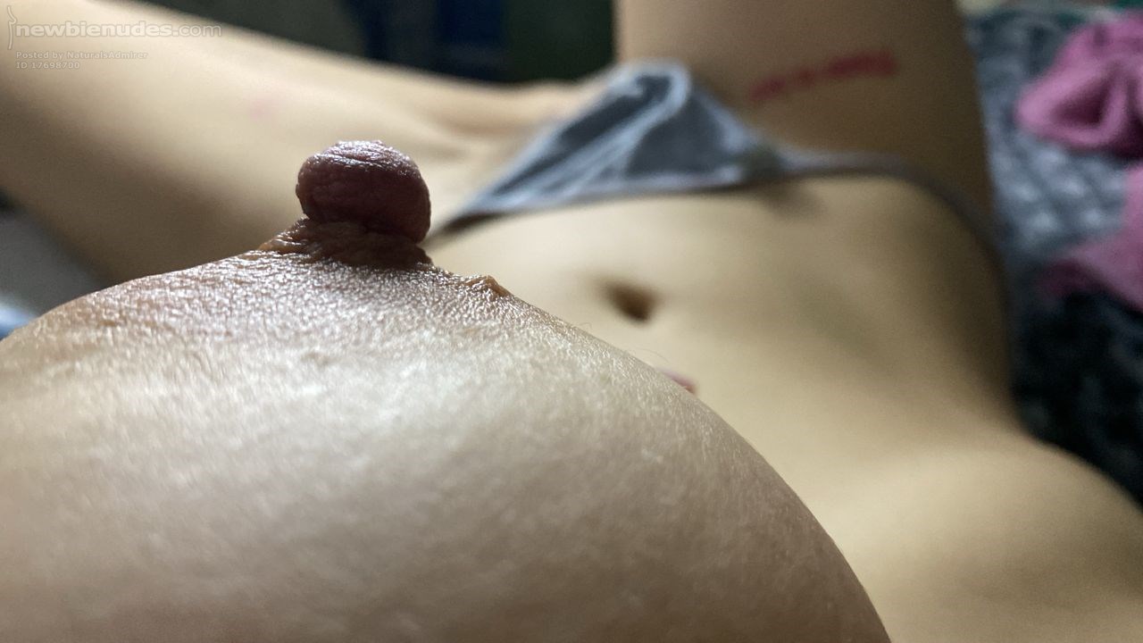 A hard nipple thanks to a simple elastic band