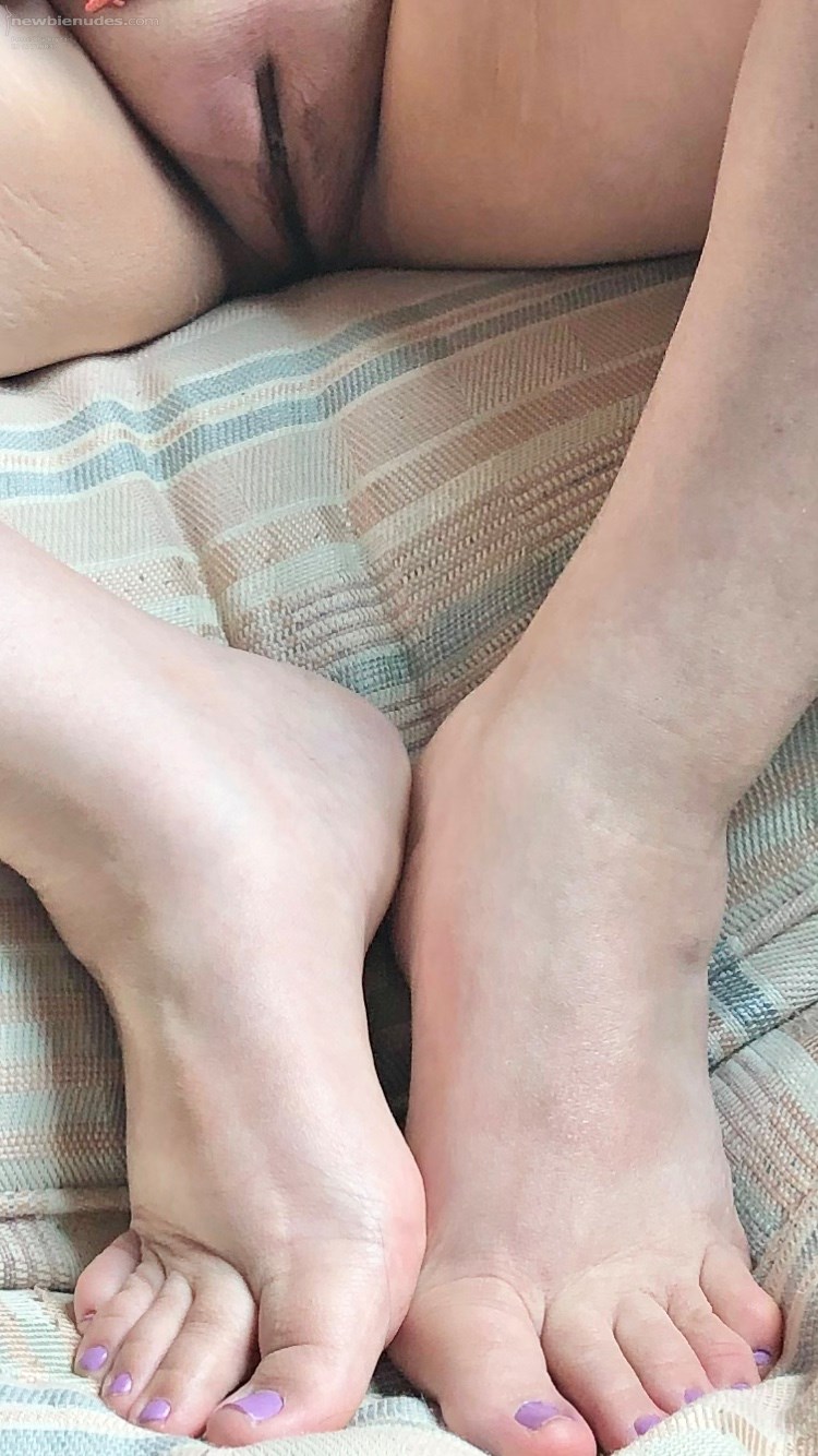 My toes to cum on