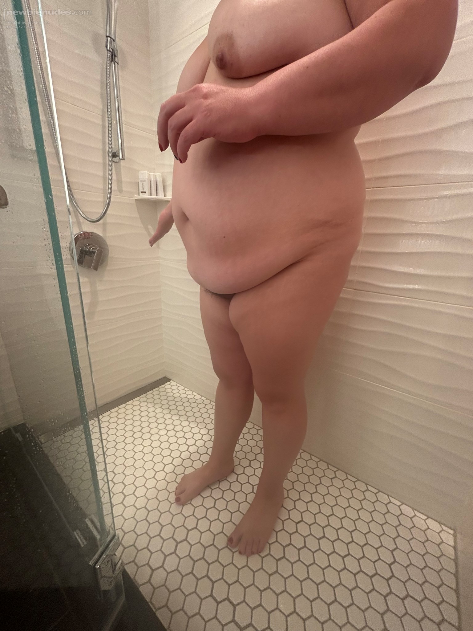 Sexy MILF who likes to be double penetrated