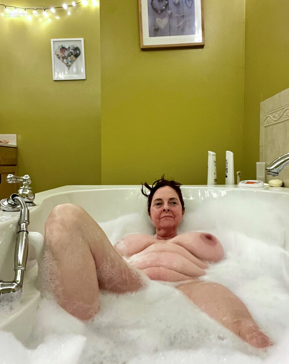 Bigtitgrandmother  Bathing before fucking my husband then his friend at 4am