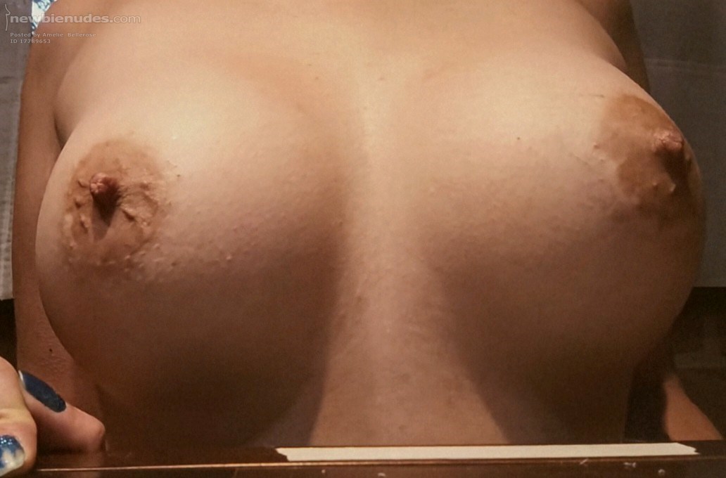 Titties just wanted to say hi 🤭