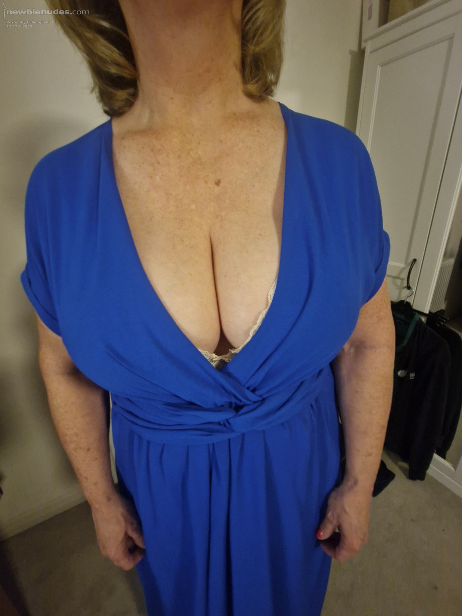Lovely big cleavage  36 f tits