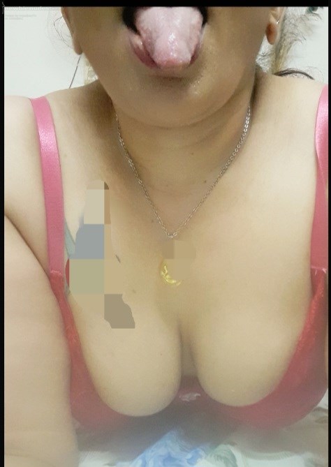 If you kiss my neck, I’m not responsible for what happens next. ..  💋