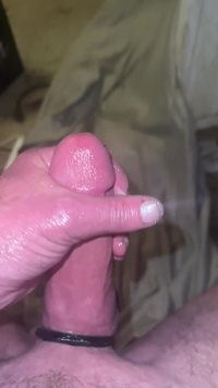 SLO MO cum looking at a gorgeous shaved pussy
