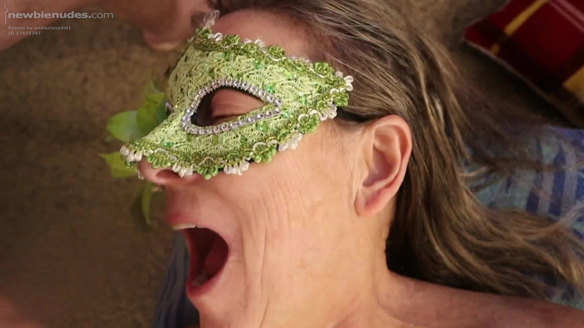 Serving her my Savory Sunday sNNack... 😁