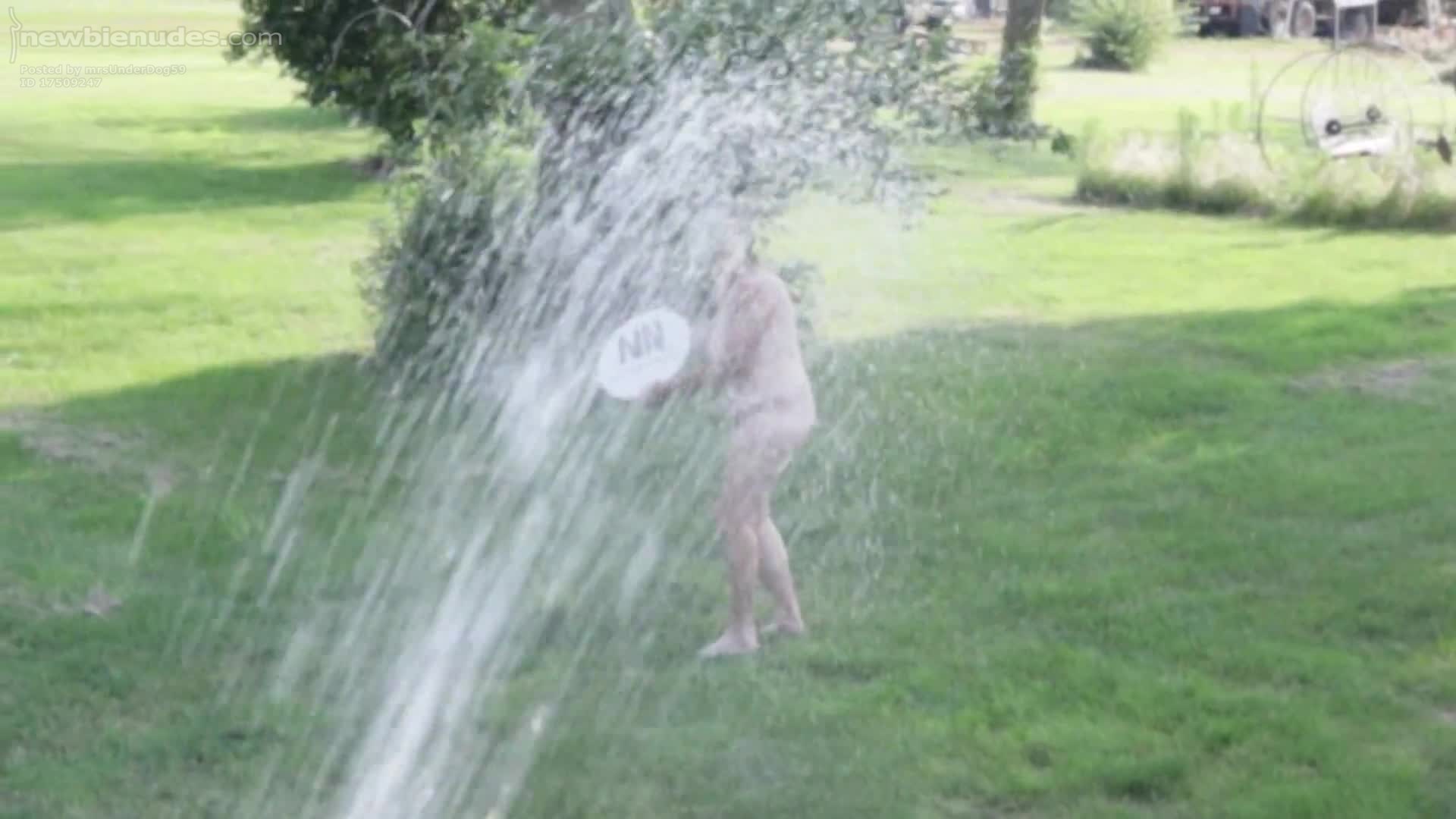 We were going to enter this in the "Water" Photo Competition, but Undi wash...