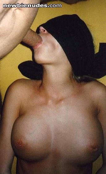 I love sucking cock, here i'm sucking off my ex blindfolded, i hope you like, x chantal