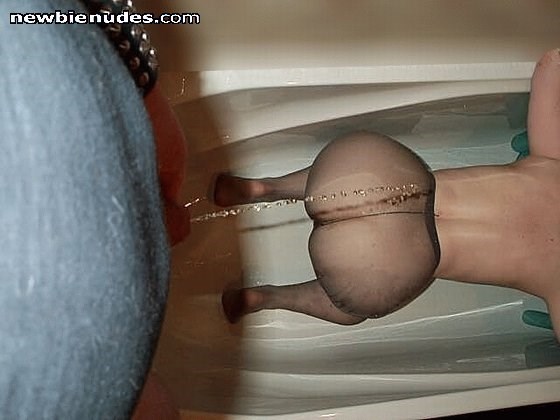 For the tight & pee fans...Enjoy