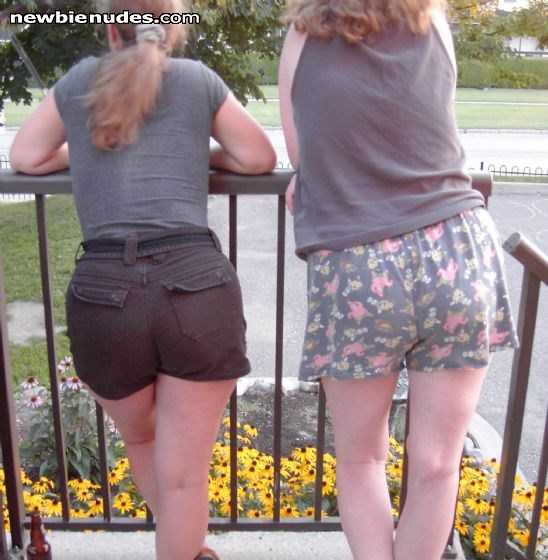 Canada meets US ... united asses