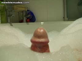 Nice and clean in the Bath,Would you like to wash it.Please comment.