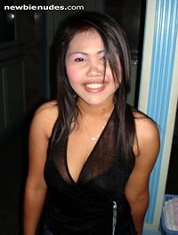 This is Thai girl Jom, a 21 yo Asian Mama. She works in a fishbowl massage ...