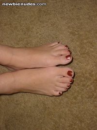 like to cum on my toes?