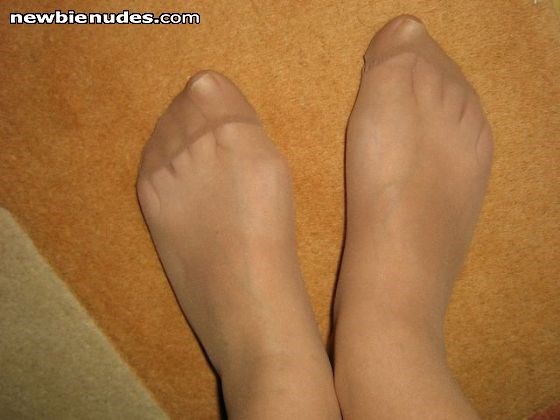 Mother in Law...Great..I love it...want lick it and sperm on her feet